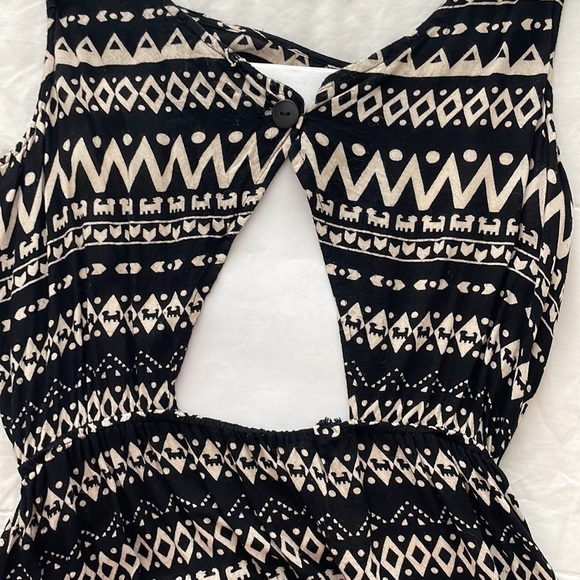 Patrons of Peace Women’s Black Tribal Print Dress w/ Back Cut Out - Size Medium - Picture 7 of 9